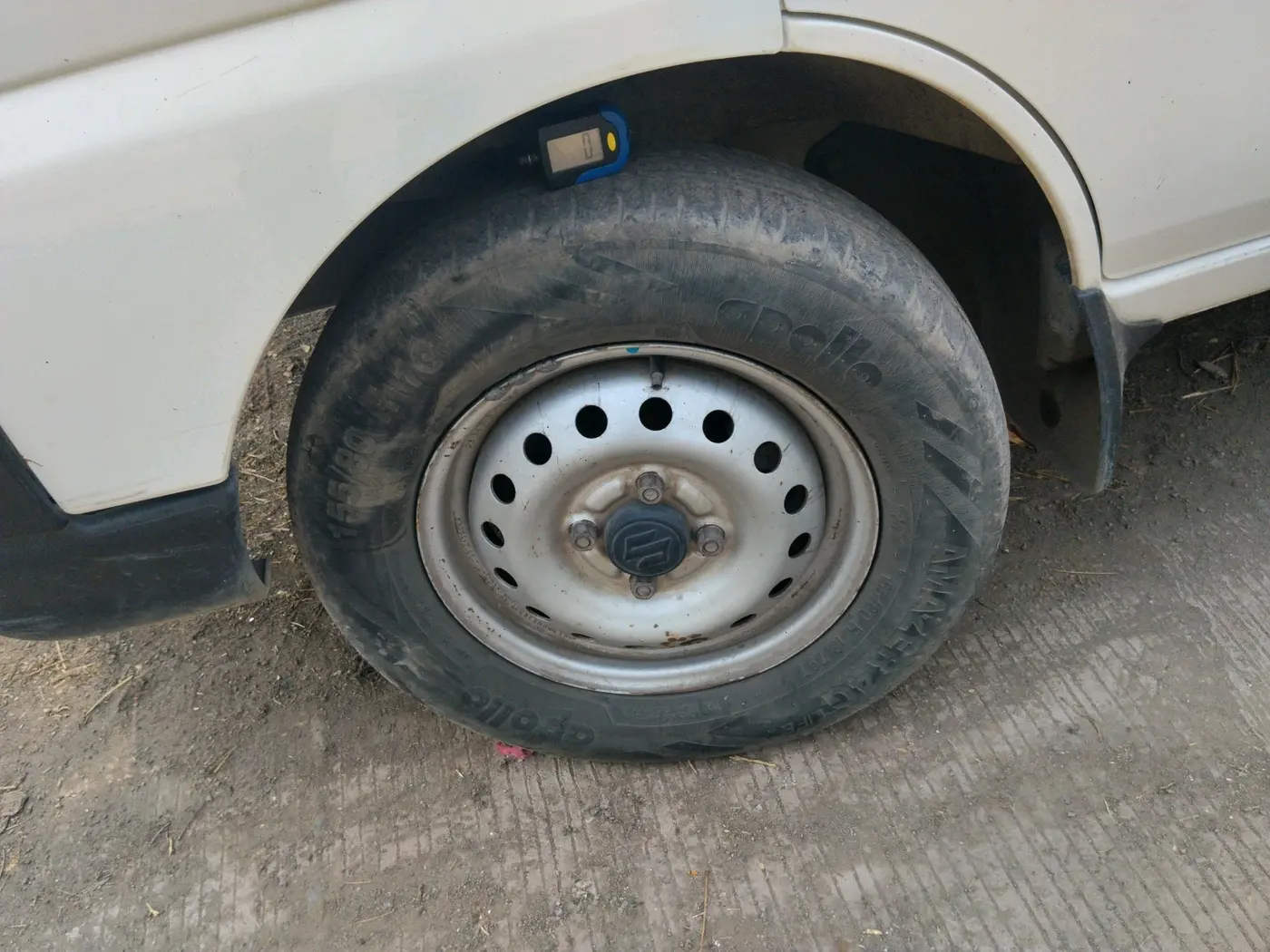 2023 Maruti Eeco 5 STR AC CNG, CNG, Manual, 42,330 km, tyre