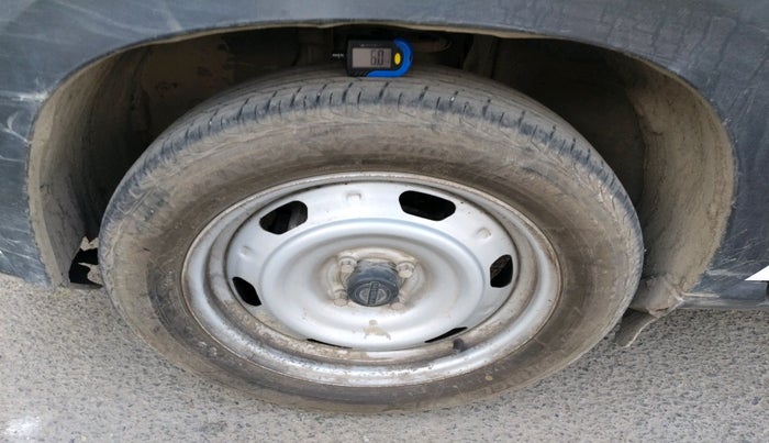 2023 Nissan MAGNITE XE, CNG, Manual, 69,292 km, tyre