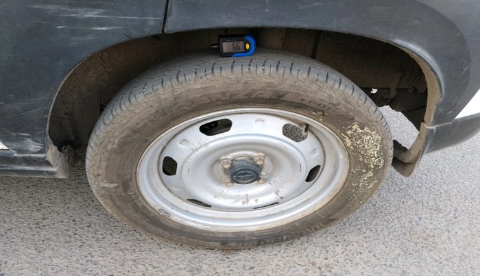 2023 Nissan MAGNITE XE, CNG, Manual, 69,292 km, tyre