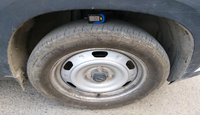 2023 Nissan MAGNITE XE, CNG, Manual, 69,292 km, tyre