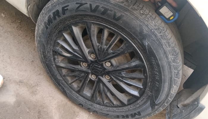 2021 Maruti Ertiga VXI CNG, CNG, Manual, 80,687 km, tyre