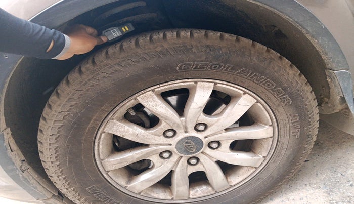 2017 Mahindra XUV500 W10 1.99, Diesel, Manual, 1,68,726 km, tyre