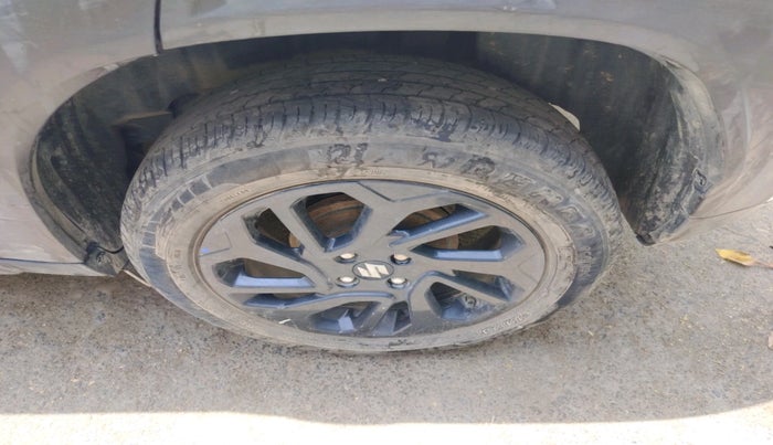 2024 Maruti FRONX DELTA PLUS 1.2L AGS, Petrol, Automatic, 15,510 km, tyre