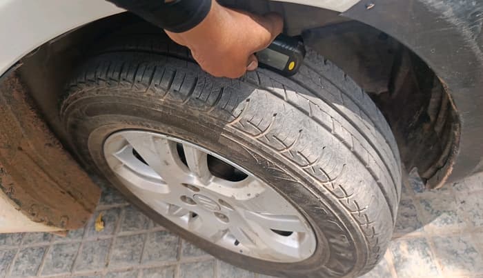 2013 Maruti Swift Dzire ZDI, Diesel, Manual, 81,052 km, tyre