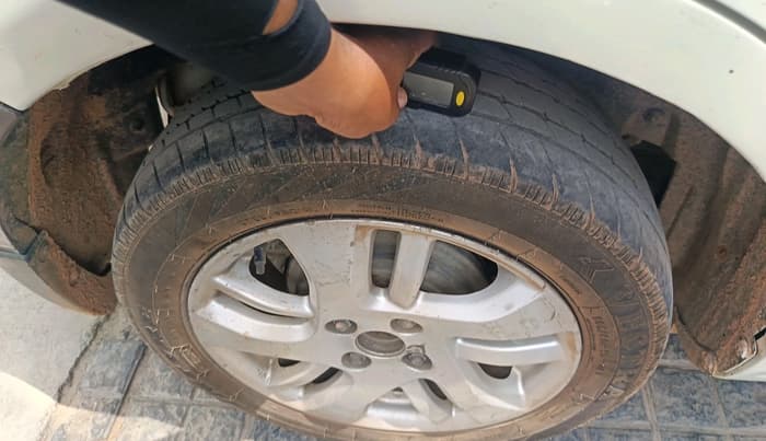 2013 Maruti Swift Dzire ZDI, Diesel, Manual, 81,052 km, tyre