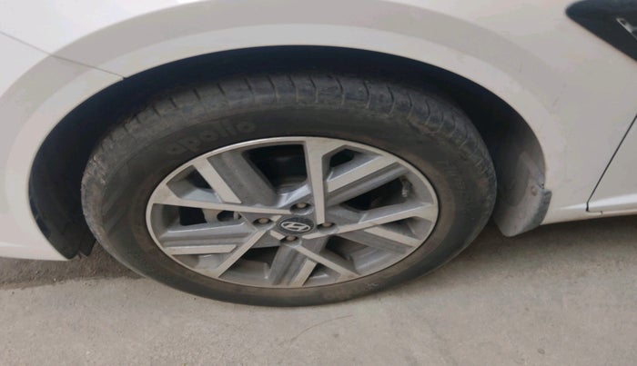 2023 Hyundai Verna SX (O)1.5 VTVT, Petrol, Manual, 30,783 km, tyre