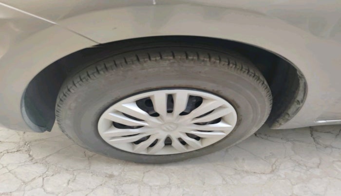 2018 Maruti Dzire VXI AMT, Petrol, Automatic, 33,037 km, tyre