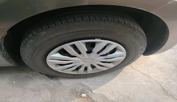 2018 Maruti Dzire VXI AMT, Petrol, Automatic, 33,037 km, tyre