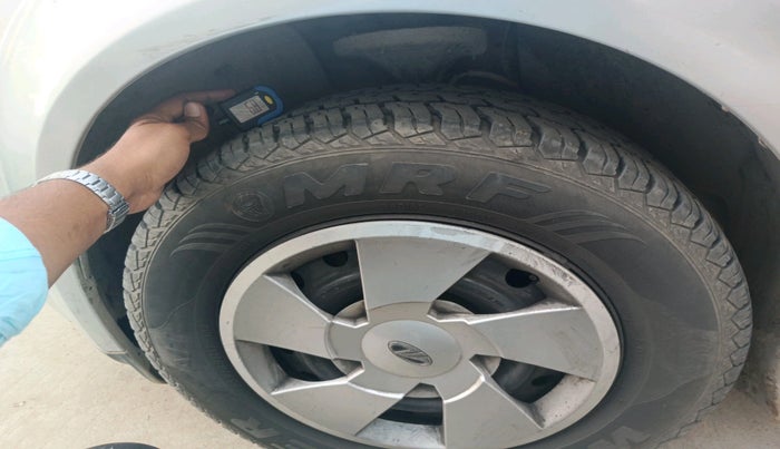 2015 Mahindra XUV500 W6, Diesel, Manual, 1,60,465 km, tyre