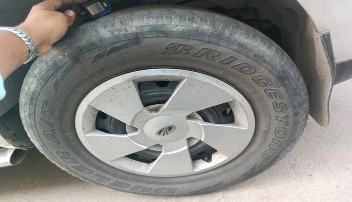 2015 Mahindra XUV500 W6, Diesel, Manual, 1,60,465 km, tyre