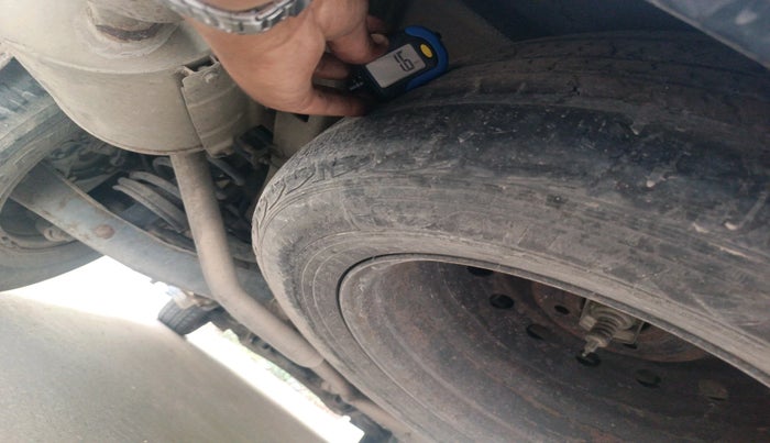 2015 Mahindra XUV500 W6, Diesel, Manual, 1,60,465 km, tyre