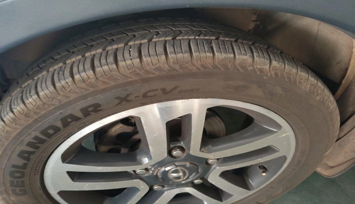 2017 Tata Hexa XT 4X2 7 STR, Diesel, Manual, 86,309 km, tyre