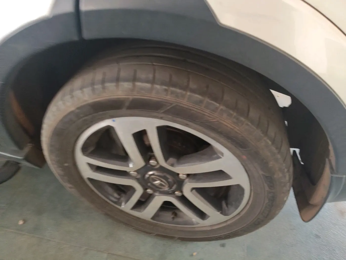 2017 Tata Hexa XT 4X2 7 STR, Diesel, Manual, 86,309 km, tyre