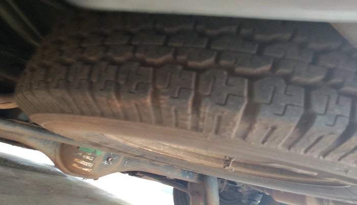 2017 Tata Hexa XT 4X2 7 STR, Diesel, Manual, 86,309 km, tyre