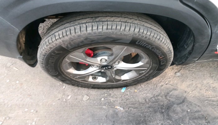 2020 KIA SELTOS HTK PLUS 1.5 DIESEL, Diesel, Manual, 1,14,886 km, tyre