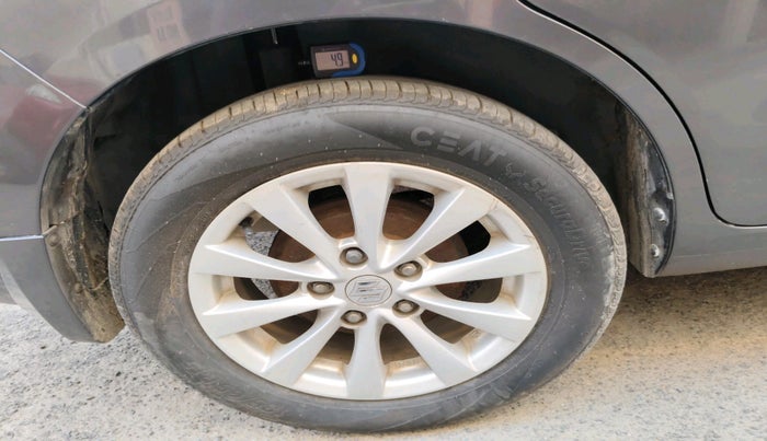 2015 Maruti Ertiga ZXI, Petrol, Manual, 34,854 km, tyre