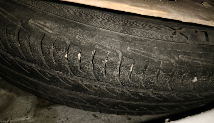 2013 Maruti Alto K10 LXI, CNG, Manual, 98,246 km, tyre