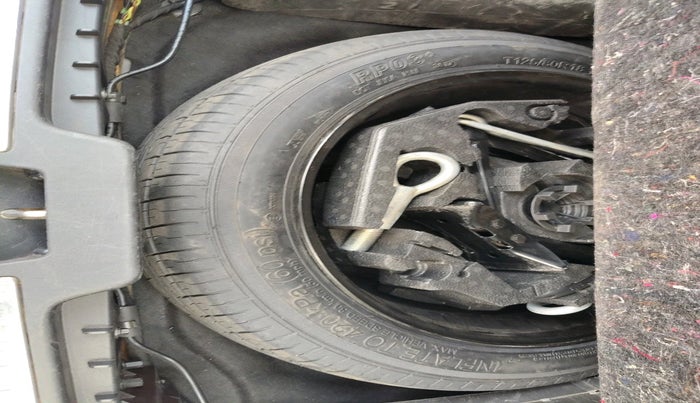 2017 Volvo XC 90 D5 MOMENTUM, Diesel, Automatic, 1,17,844 km, tyre