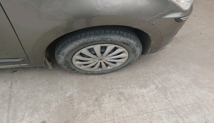 2018 Maruti Dzire VDI AMT, Diesel, Automatic, 1,40,197 km, tyre