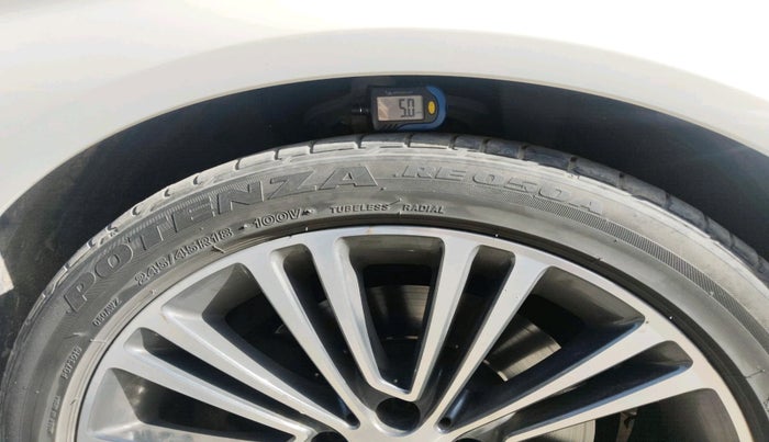 2017 BMW 5 Series 520 D SPORTSLINE, Diesel, Automatic, 83,905 km, tyre