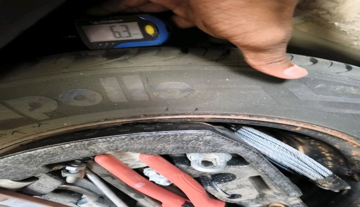 2013 Volkswagen Polo COMFORTLINE 1.2L, Diesel, Manual, 95,763 km, tyre