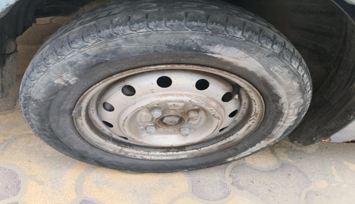 2011 Maruti Wagon R 1.0 LXI CNG, CNG, Manual, 91,121 km, tyre