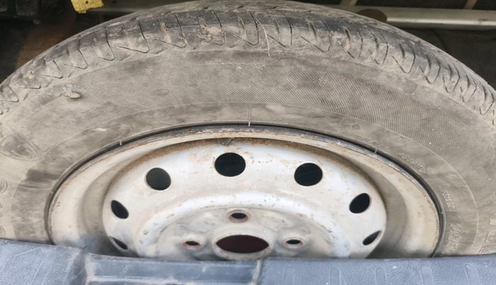 2011 Maruti Wagon R 1.0 LXI CNG, CNG, Manual, 91,121 km, tyre