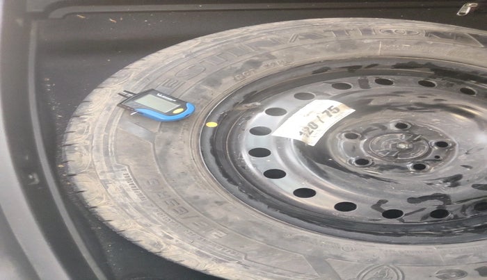 2017 Jeep Compass SPORT 2.0 DIESEL, Diesel, Manual, 1,26,161 km, tyre