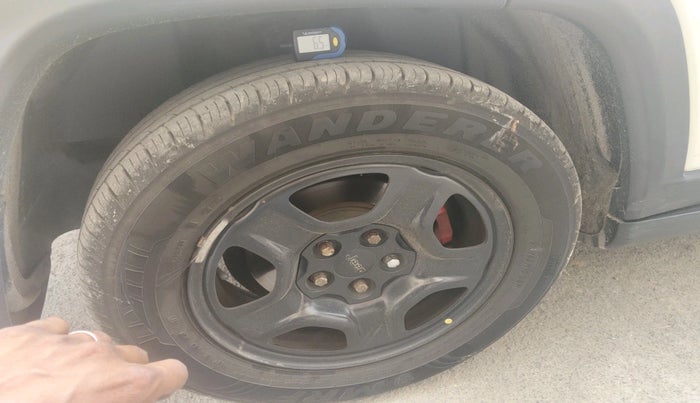 2017 Jeep Compass SPORT 2.0 DIESEL, Diesel, Manual, 1,26,161 km, tyre