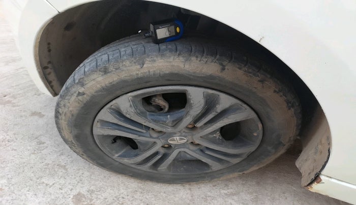 2019 Tata Tiago XZ PETROL, CNG, Manual, 1,04,392 km, tyre