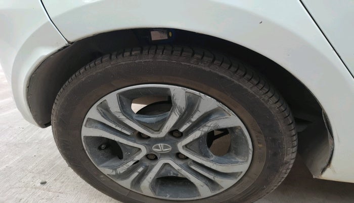 2019 Tata Tiago XZ PETROL, CNG, Manual, 1,04,392 km, tyre