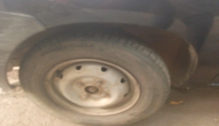 2005 Maruti Alto LXI, Petrol, Manual, 49,699 km, tyre