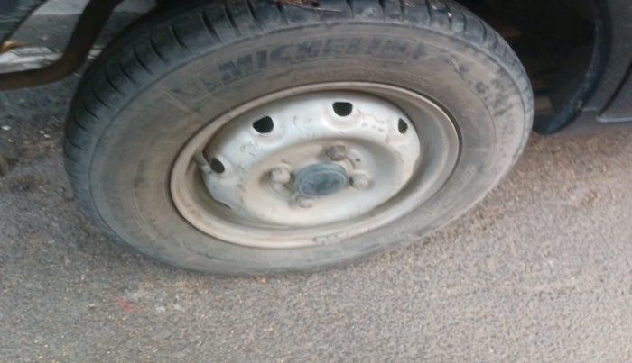 2005 Maruti Alto LXI, Petrol, Manual, 49,699 km, tyre