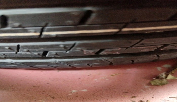 2020 Hyundai NEW I20 ASTA 1.2 MT, Petrol, Manual, 60,065 km, tyre