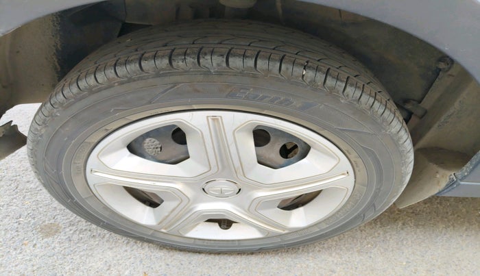 2022 Tata NEXON XMA SUNROOF PETROL, Petrol, Automatic, 71,699 km, tyre