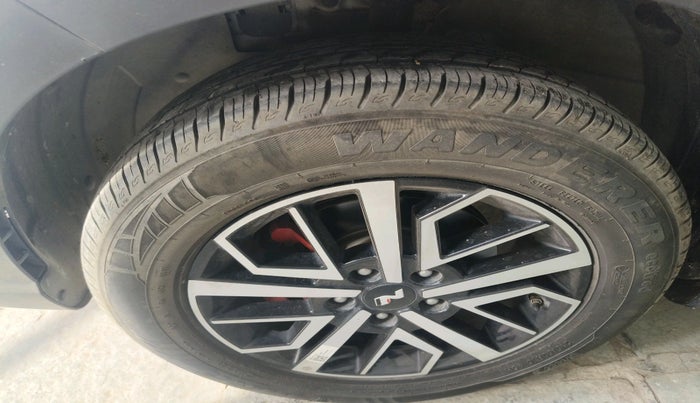 2023 Hyundai VENUE N LINE N8 1.0 TURBO DCT, Petrol, Automatic, 21,433 km, tyre