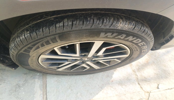 2023 Hyundai VENUE N LINE N8 1.0 TURBO DCT, Petrol, Automatic, 21,433 km, tyre