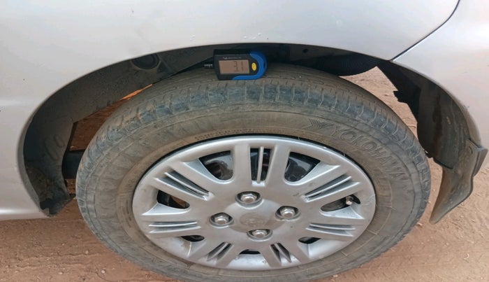 2006 Hyundai Santro Xing XO, Petrol, Manual, 1,17,969 km, tyre