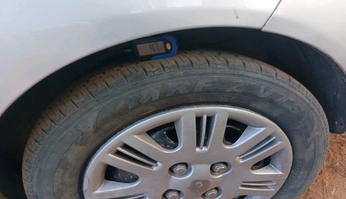 2006 Hyundai Santro Xing XO, Petrol, Manual, 1,17,969 km, tyre