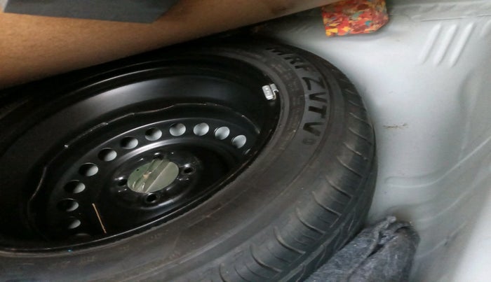 2024 Honda Amaze 1.2L I-VTEC VX, Petrol, Manual, 19,643 km, tyre