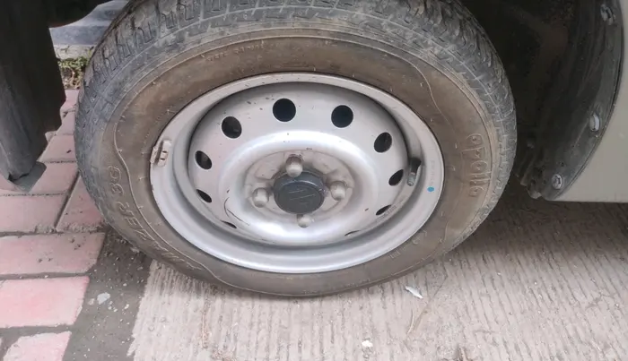 2017 Maruti Wagon R 1.0 LXI CNG, CNG, Manual, 25,688 km, tyre