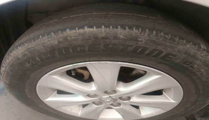 2010 Toyota Corolla Altis G PETROL, Petrol, Manual, 85,699 km, tyre