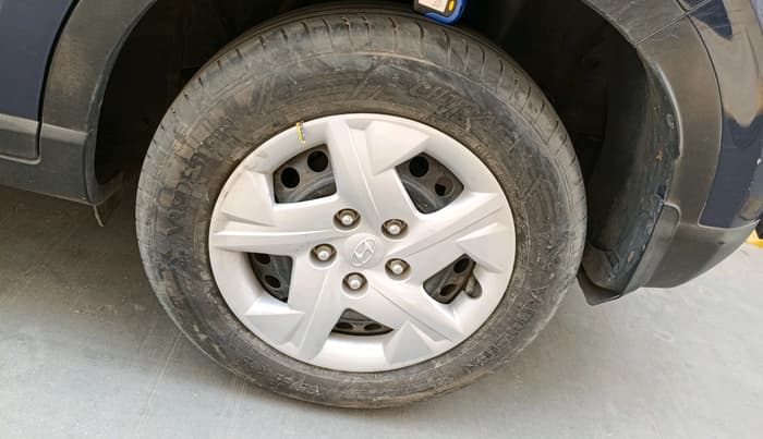 2021 Hyundai VENUE S+ 1.2, Petrol, Manual, 95,169 km, tyre