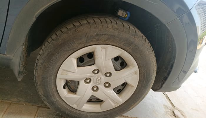 2021 Hyundai VENUE S+ 1.2, Petrol, Manual, 95,169 km, tyre