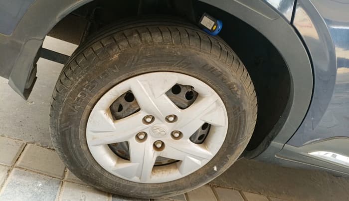 2021 Hyundai VENUE S+ 1.2, Petrol, Manual, 95,169 km, tyre