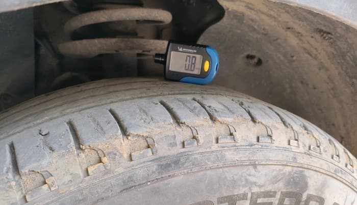 2018 Mahindra XUV500 W9, Diesel, Manual, 2,71,809 km, tyre