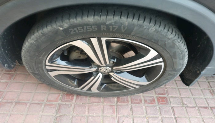 2021 MG ASTOR SHARP 1.5 CVT, Petrol, Automatic, 72,406 km, tyre