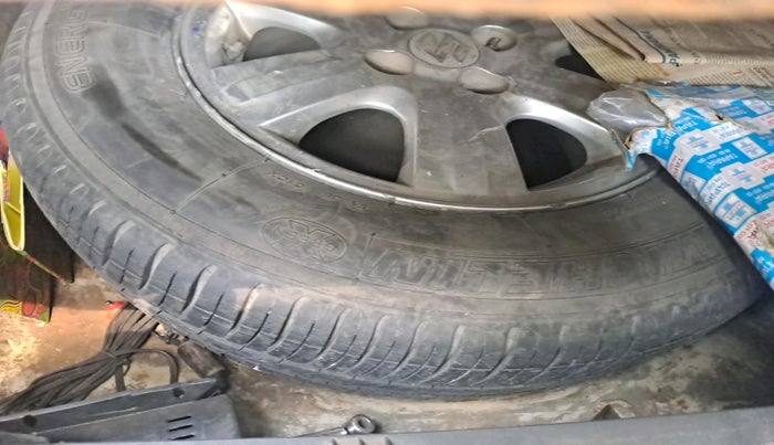 2009 Maruti Swift Dzire ZDI, Diesel, Manual, 2,07,270 km, tyre