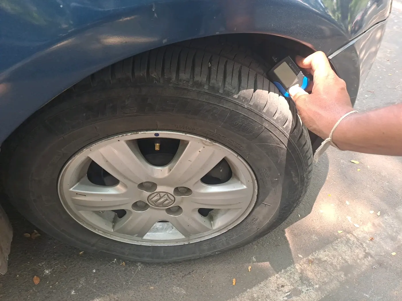 2009 Maruti Swift Dzire ZDI, Diesel, Manual, 2,07,270 km, tyre