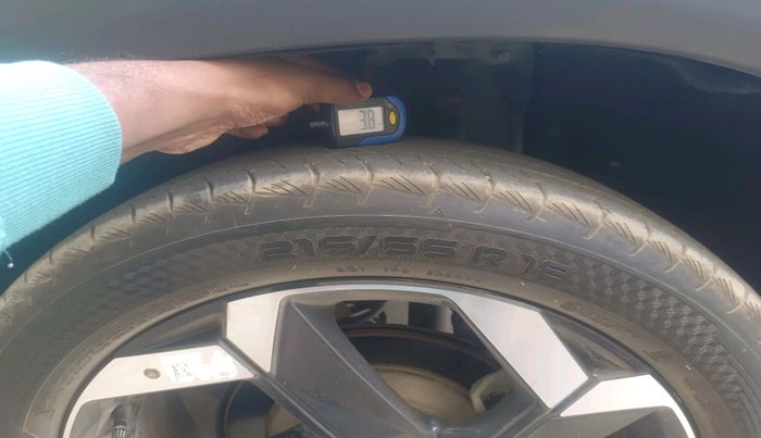 2021 Hyundai ALCAZAR PLATINUM (O) 6STR 2.0 AT, Petrol, Automatic, 31,833 km, tyre